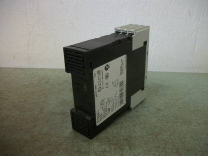 SIEMENS SIRIUS TIME DELAY RELAY 3RP1511-1AP30 0.5-10SEC