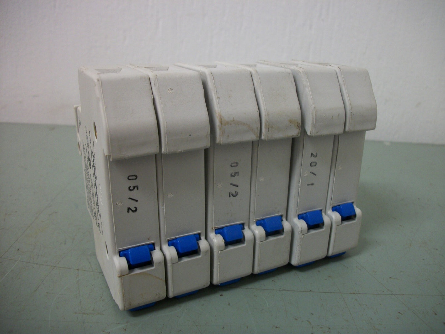 ALLEN-BRADLEY LOT OF 3 CLASS CC FUSEHOLDERS 1492-FB2C30 30AMP 600VOLT 2POLE