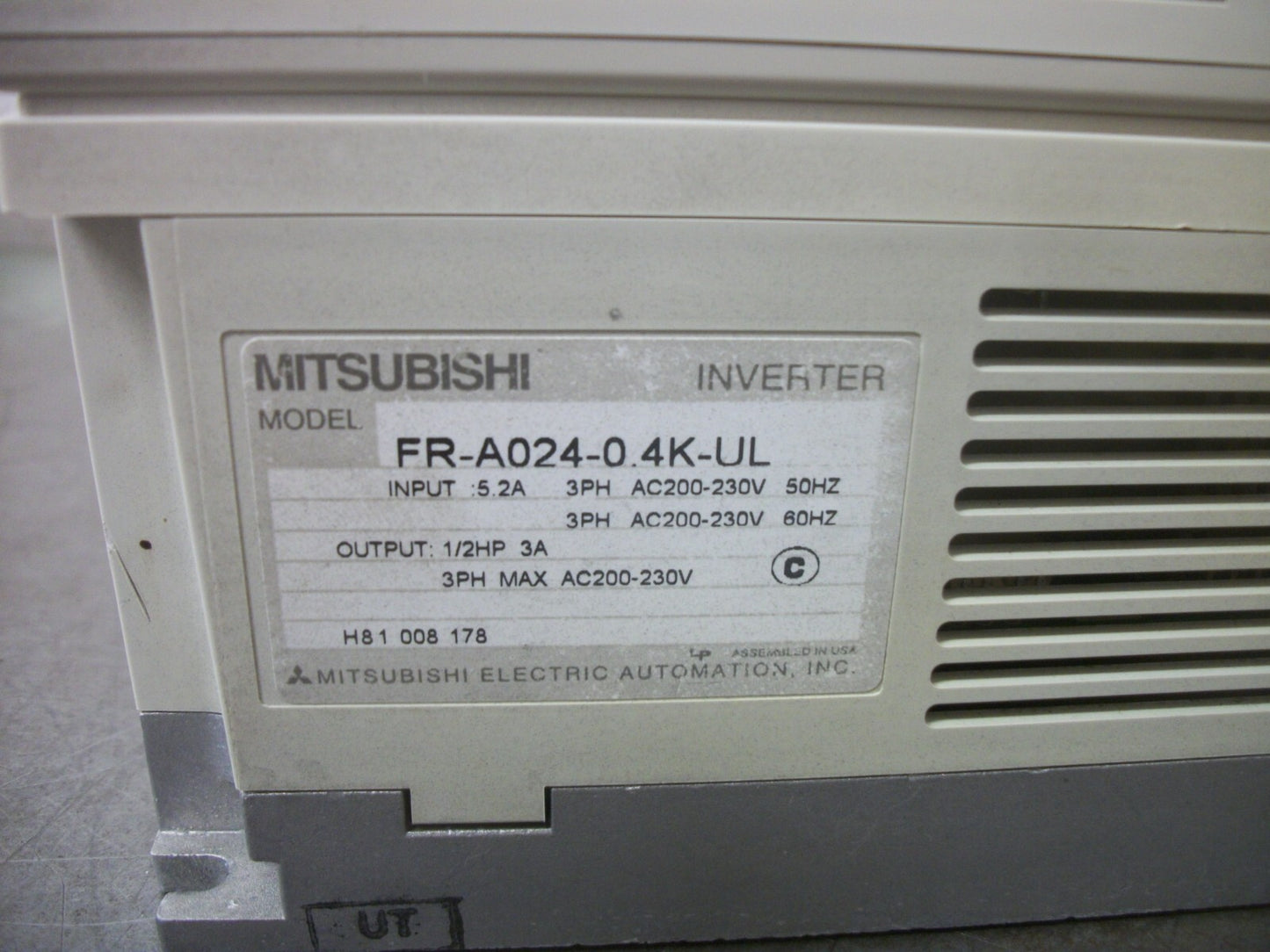 MITSUBISHI FREQROL-A024 1/2HP INVERTER DRIVE FR-A024-0.4K-UL 230VOLT 3PH 3AMP