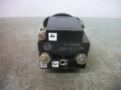 ALLEN-BRADLEY WHITE ILLUMINATED MOMENTARY PUSHBUTTON 800T-PT16A 120V