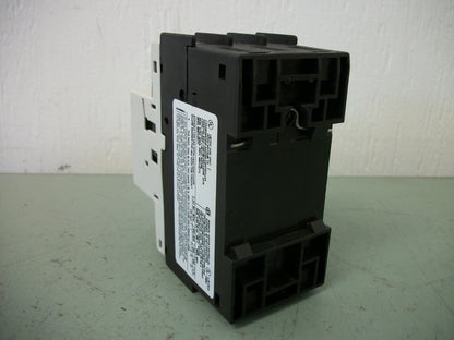 SIEMENS MOTOR CIRCUIT BREAKER 3RV1021-1EA10 2.8-4AMP