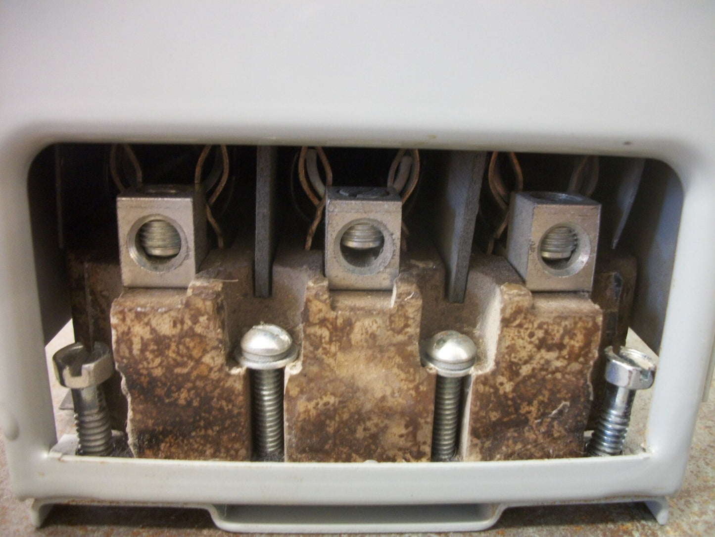 SIEMENS FUSIBLE VACU-BREAK BRANCH SWITCH V7B3222 60AMP 240VOLT 3POLE 3PH NOB