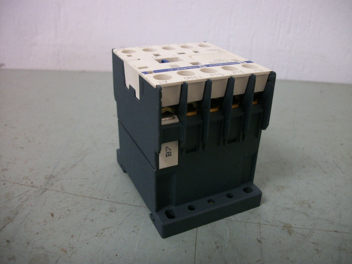 TELEMECANIQUE CONTACTOR LC1K0910B7 20AMP 24VCOIL 3PH 600V 5HP
