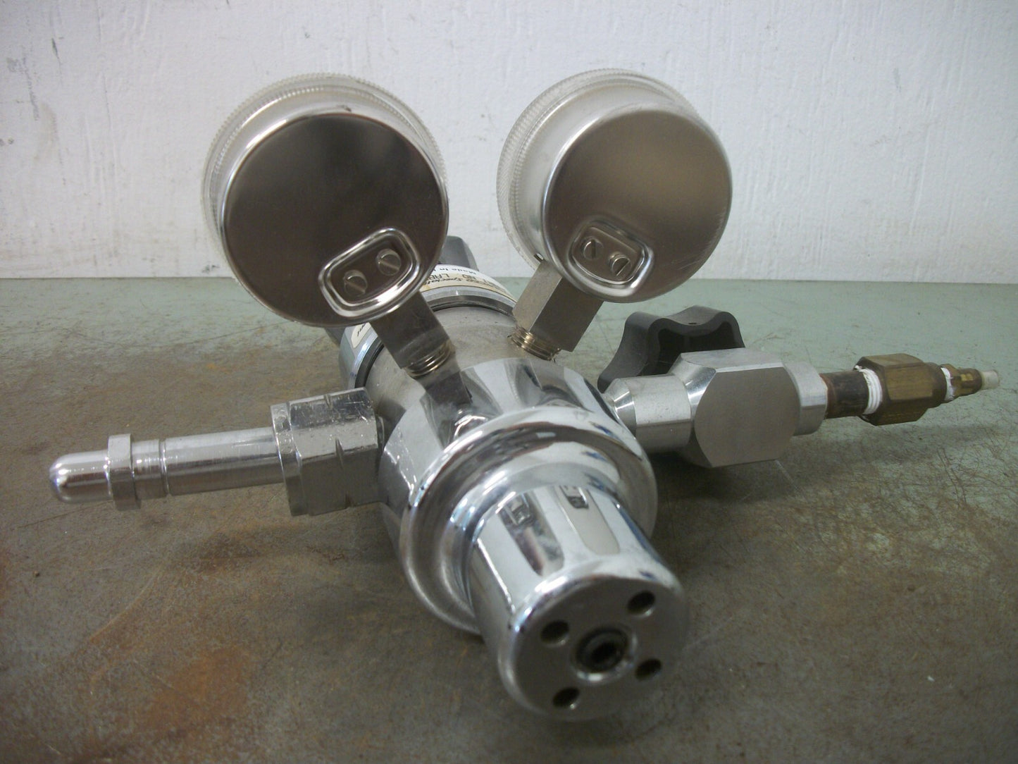 ADVANCED GAS EQUIPMENT PNEUMATIC PRESSURE REGULATOR LABE3125350 0-200PSI