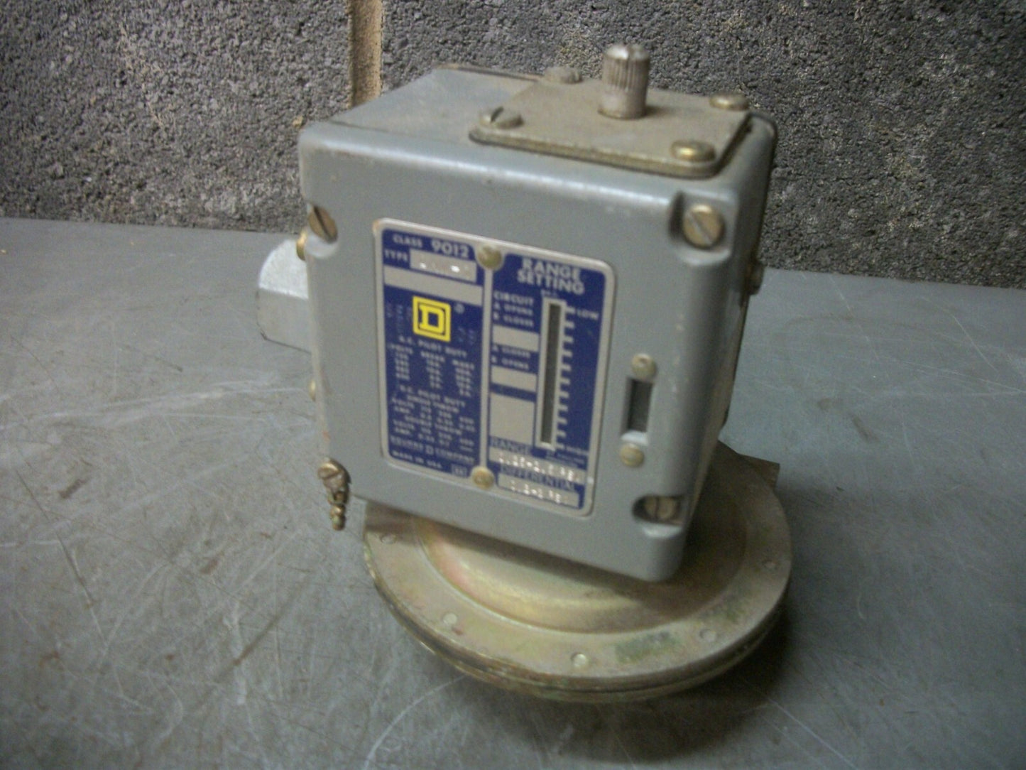 SQUARE D PRESSURE SWITCH 9012AMW1 0.25-2.5PSI 600VOLT