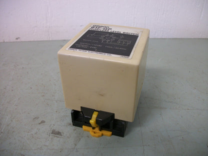 OMRON FLOATLESS LEVEL SWITCH 61F-GP SOURCE 110VAC SEC 8VAC
