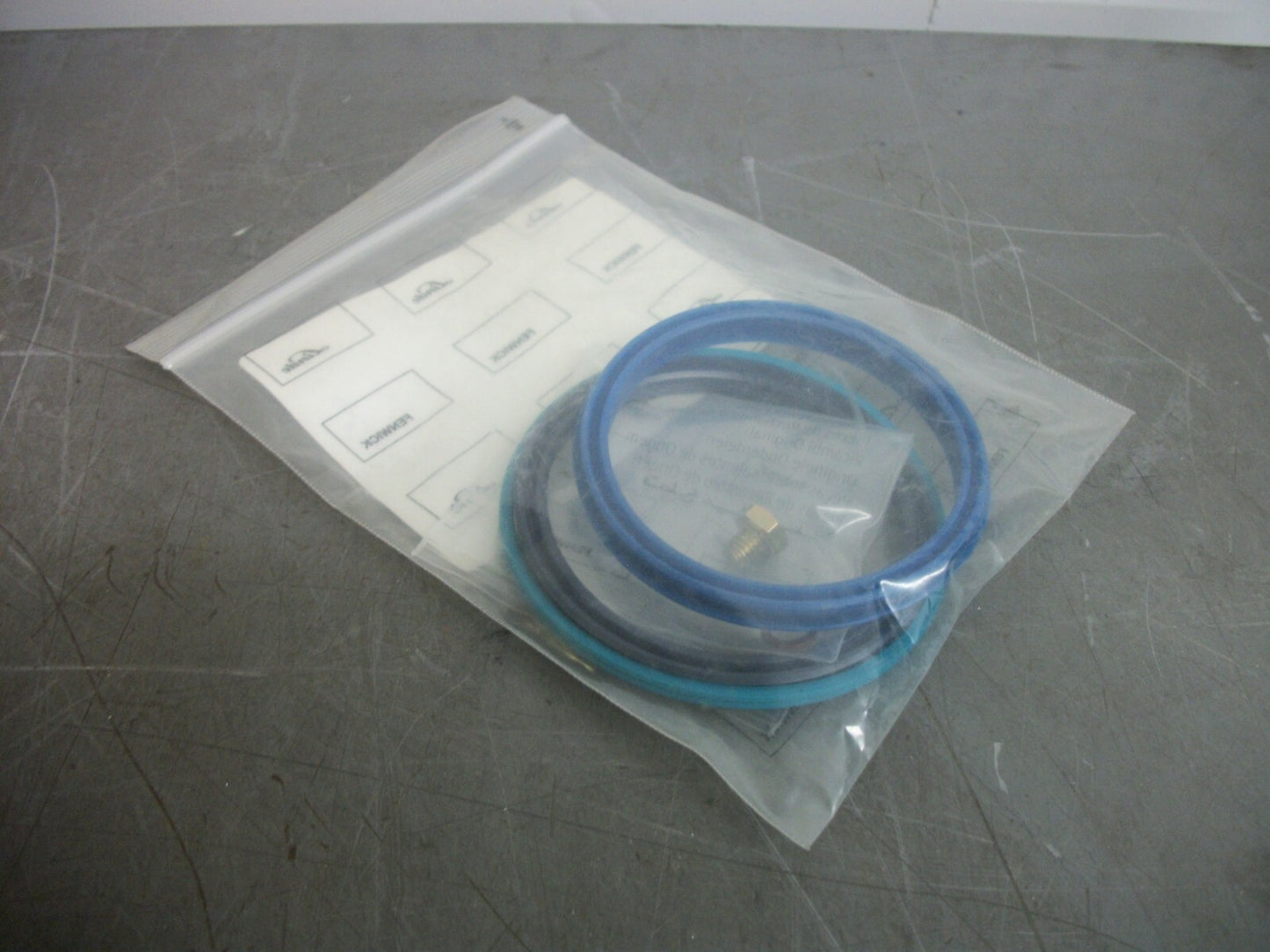 LINDE HYDRAULIC CYLINDER SEAL KIT 0009608104 NEW