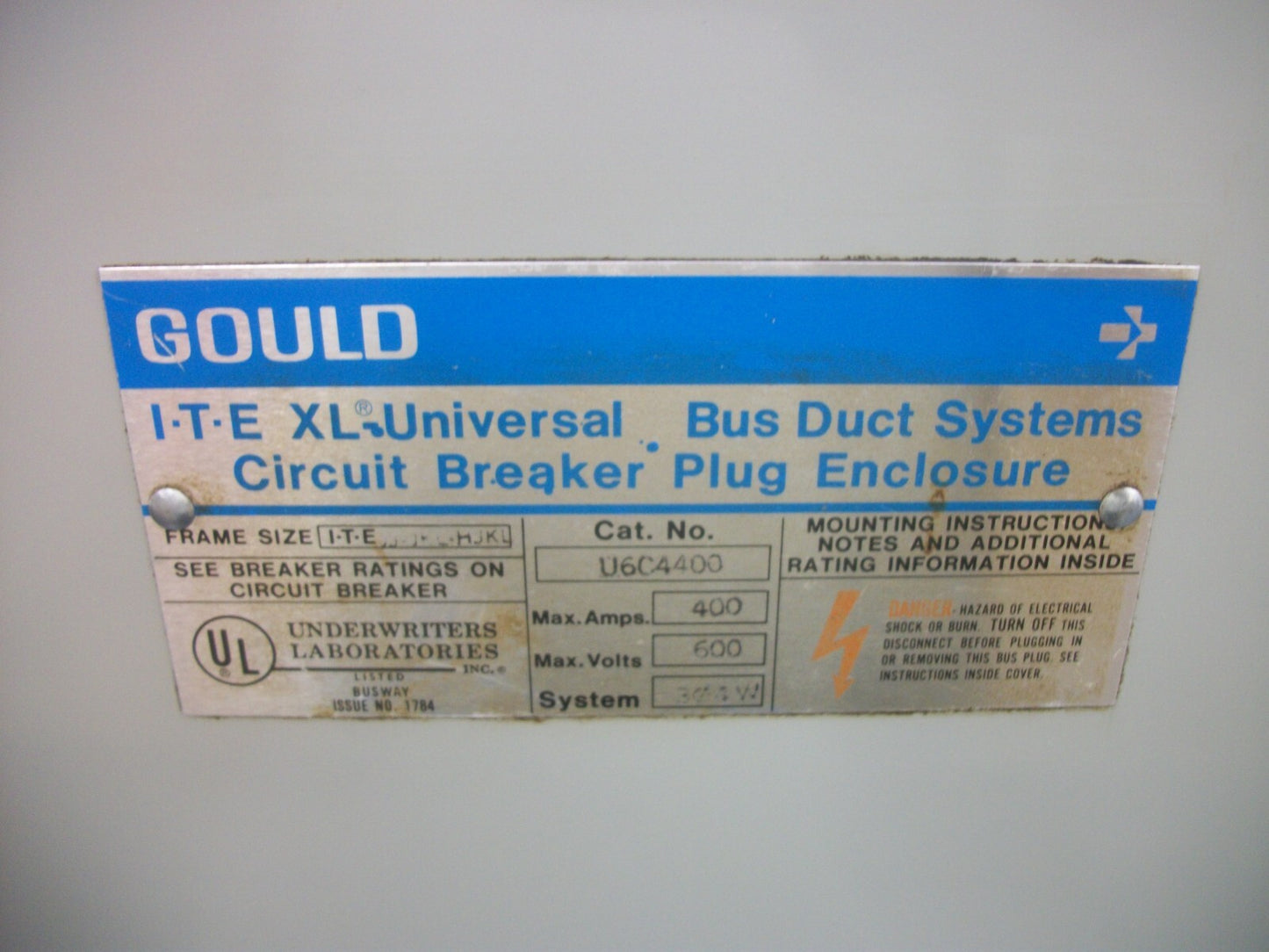 SIEMENS ITE XL CIRCUIT BREAKER BUS PLUG U6C4400 400AMP 600VOLT 3PH W/200A BREAK