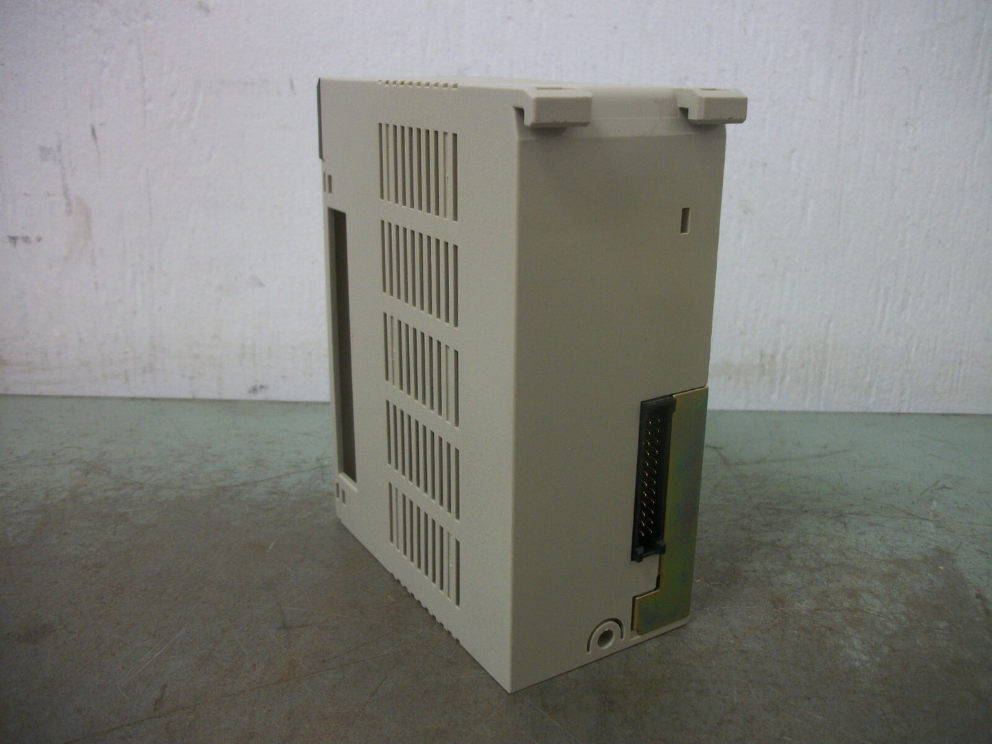 OMRON PLC POWER SUPPLY UNIT C200HW-PA204S 100-120/200-240V 120VA