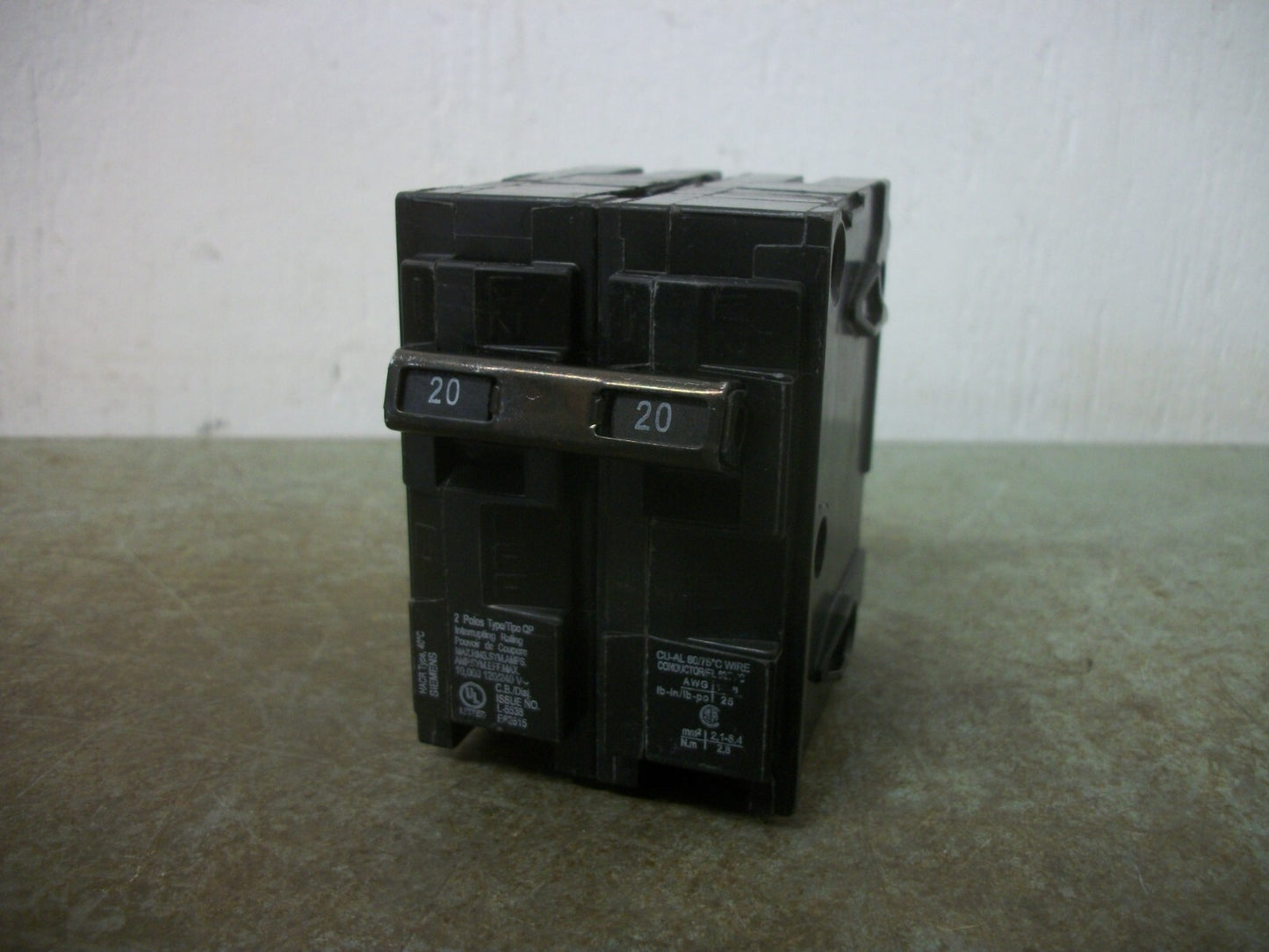 SIEMENS QP CIRCUIT BREAKER Q220 20AMP 240VOLT 2POLE NOB