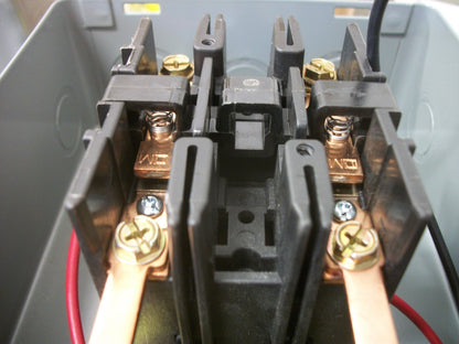 SQUARE D 8911DPSO12 ENCL DEF PURPOSE STARTER 8911DPSG12V02 20A 120VCOIL 2P NIB