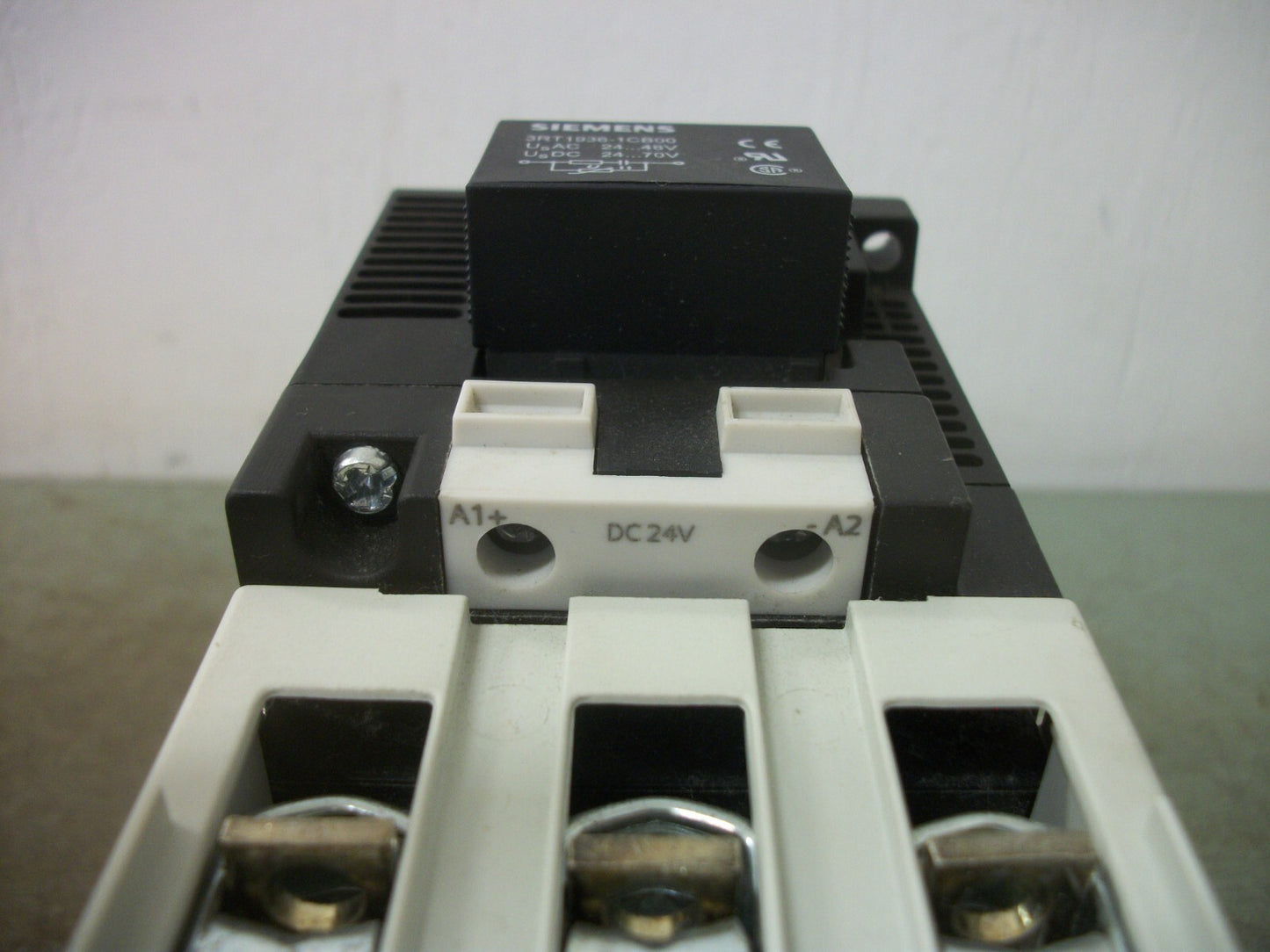 SIEMENS CONTACTOR 3RT1044-1FB46 90AMP 24VCOIL 3PH 600V 60HP