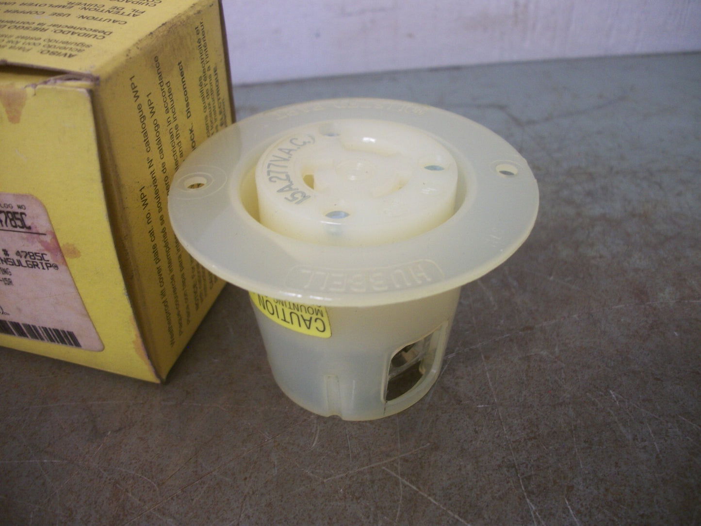 HUBBELL TWIST-LOCK FLANGED RECEPTACLE HBL4785C 15AMP 277VOLT 2P 3W GRND NIB