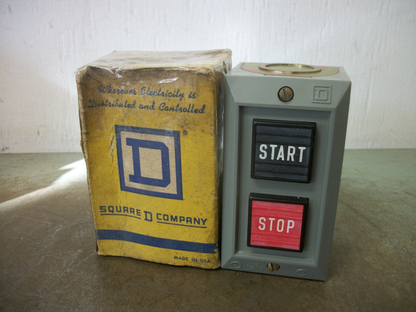 SQUARE D START-STOP MOMENTARY PUSHBUTTON STATION 9001BG201 NIB