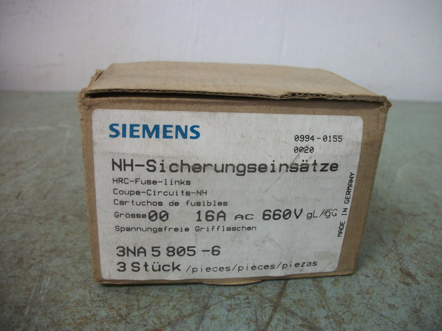 SIEMENS BOX OF 3 HRC FUSE LINKS 3NA5 805-6 16AMP 660VOLT NIB