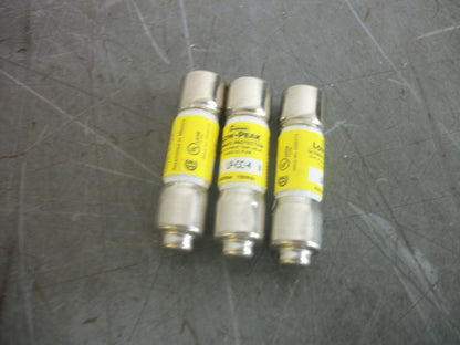 BUSSMANN LOT OF 3 LOW-PEAK FUSES LP-CC-4 4AMP 600VOLT NOB