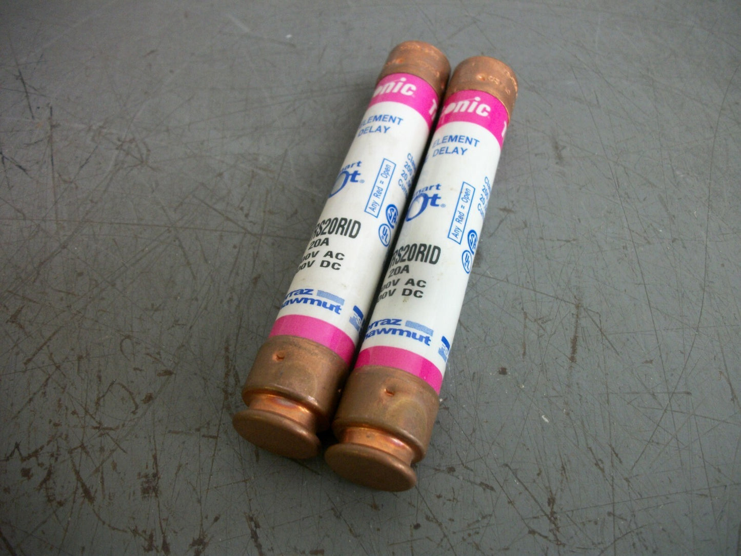 FERRAZ-SHAWMUT LOT OF 2 SMART SPOT FUSES TRS20RID 20AMP 600VOLT