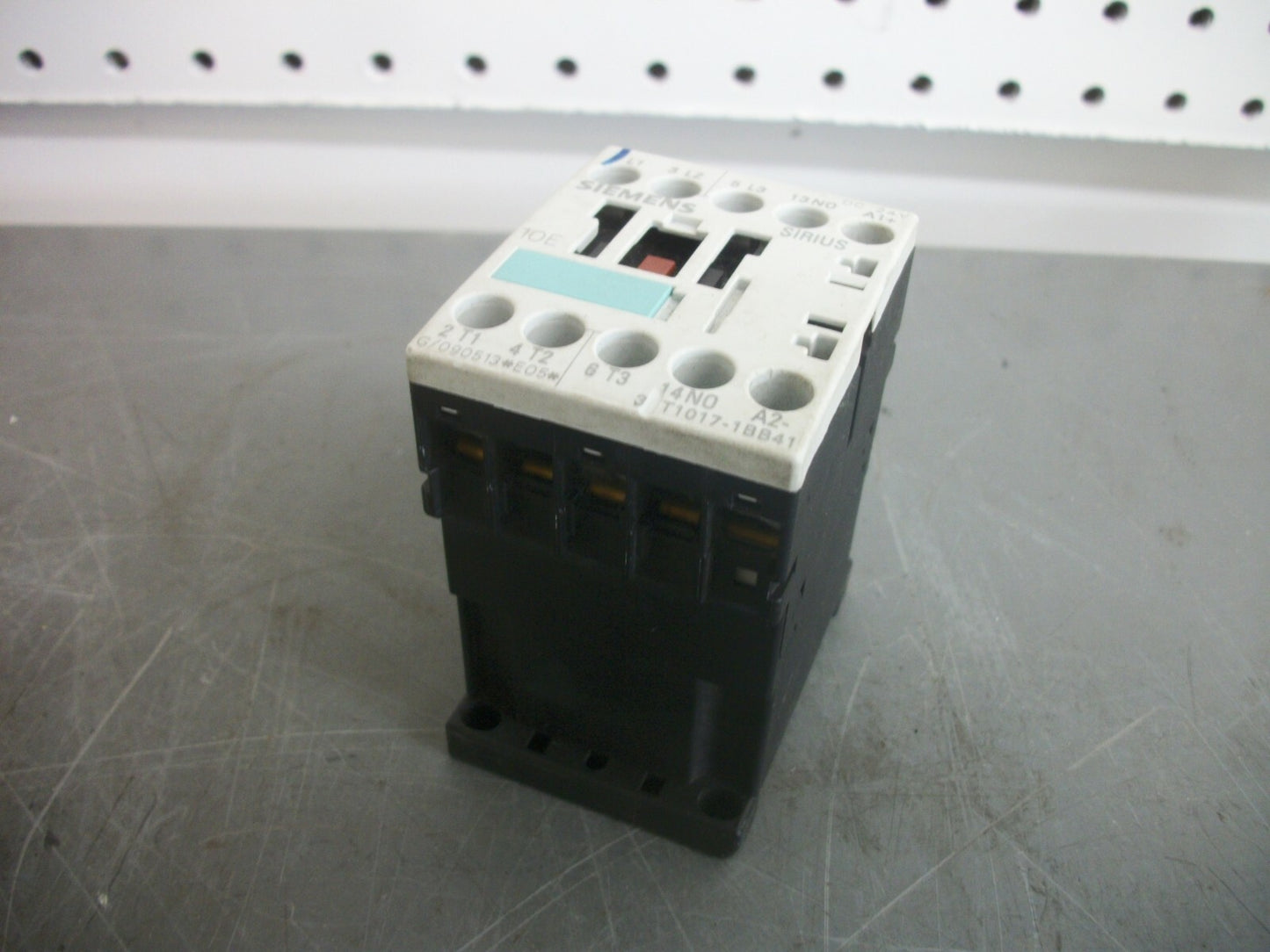 SIEMENS CONTACTOR 3RT1017-1BB41 20AMP 24VCOIL 3PH 600V 10HP