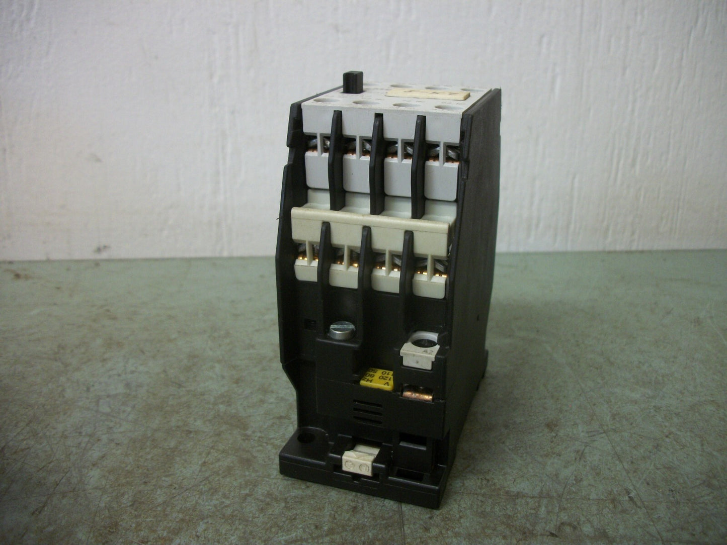 SIEMENS CONTACTOR 3TH4244-0A 16AMP 120VCOIL 3PH 690V 4KW