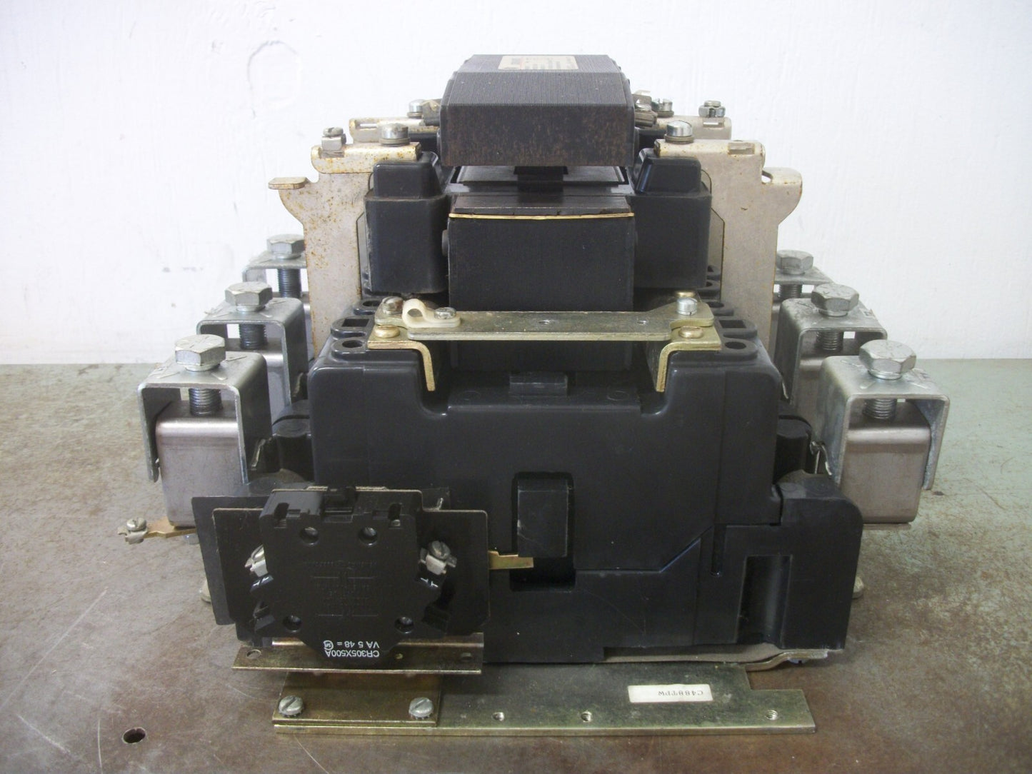 GE SIZE 5 CONTACTOR CR305G104BTD 270AMP 480VCOIL 3PH 600V 200HP