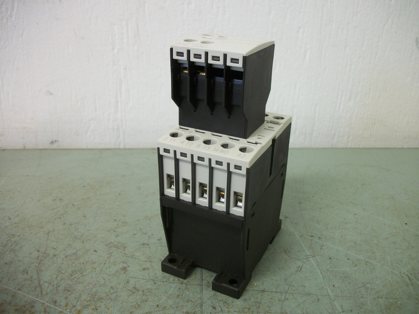 CUTLER-HAMMER CONTACTOR XTCE009B10 120VCOIL 3PH 600V 7.5HP W/AUX CONTACT NOB