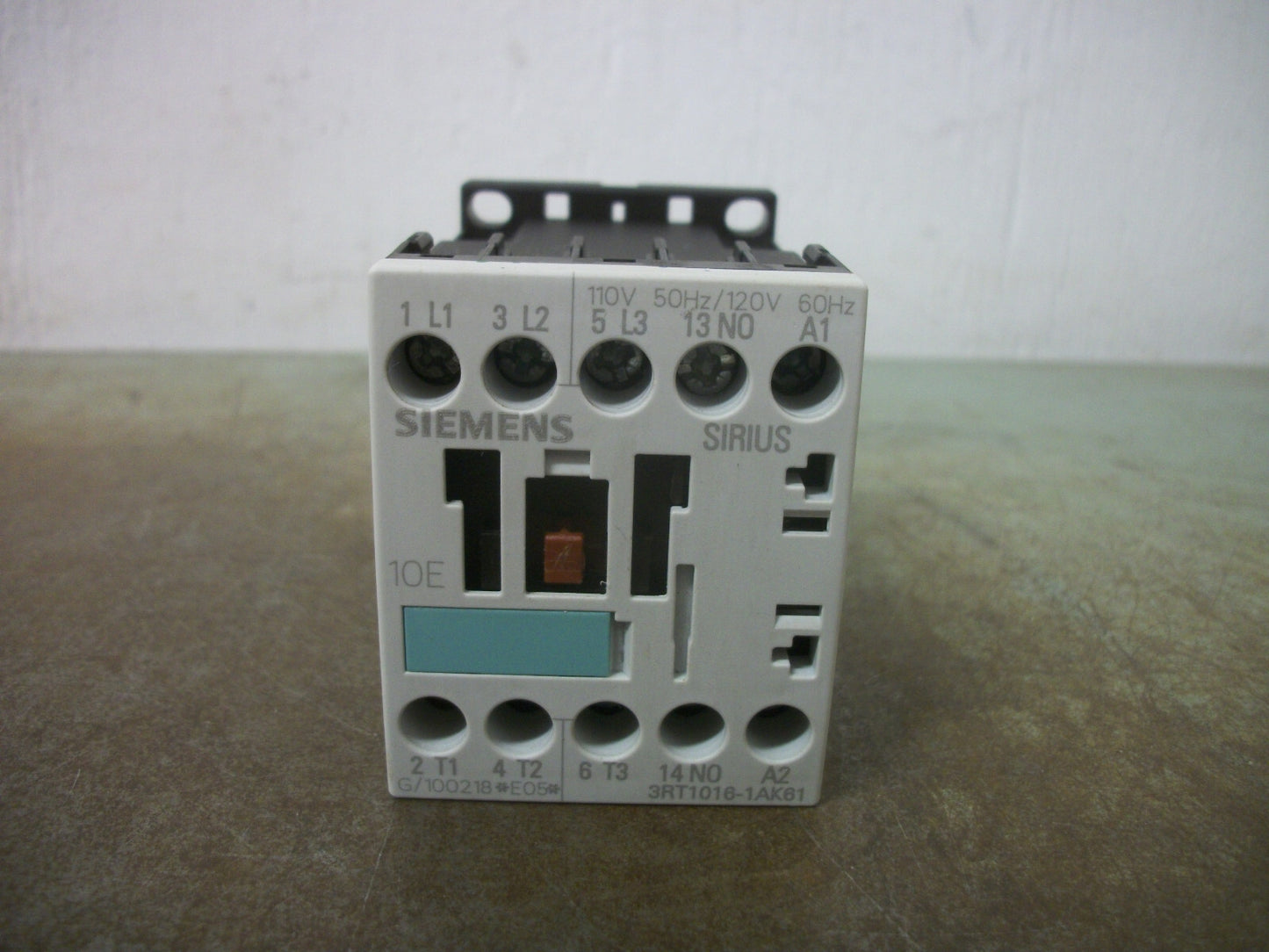 SIEMENS CONTACTOR 3RT1016-1AK61 120VCOIL 20AMP 3PH 600V 7.5HP