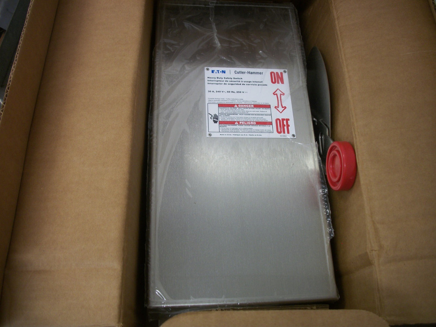 CUTLER-HAMMER DISCONNECT SS TYPE 4,4X DH321FWK 30AMP 240VOLT 3POLE FUSIBLE NIB