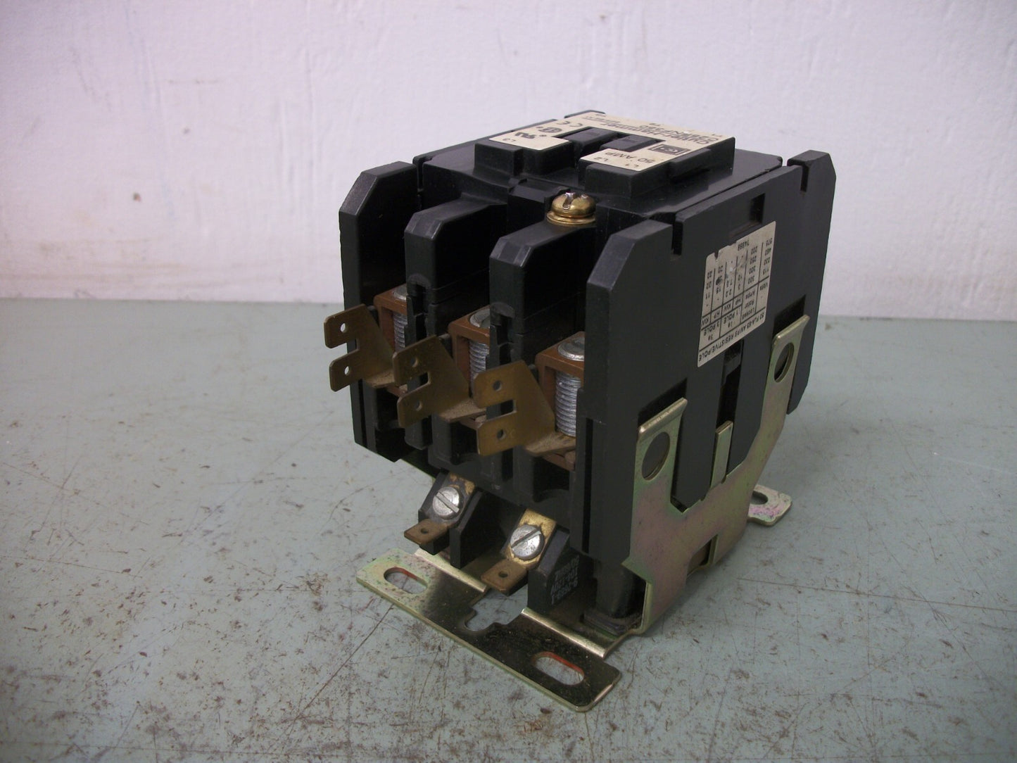 CUTLER-HAMMER DEF PURPOSE CONTACTOR C25FNF350 50AMP 120VCOIL 3PH 600V 30HP NOB
