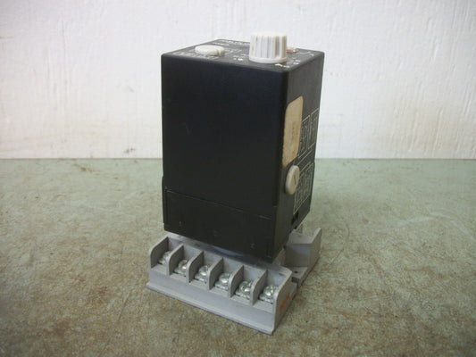 JOSLYN CLARK MULTIFUNCTION TIMER RELAY LLR2 110VAC 10AMP