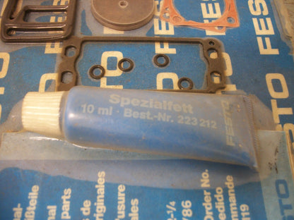 FESTO 104119 PNEUMATIC CYLINDER REPAIR KIT 223212 NEW