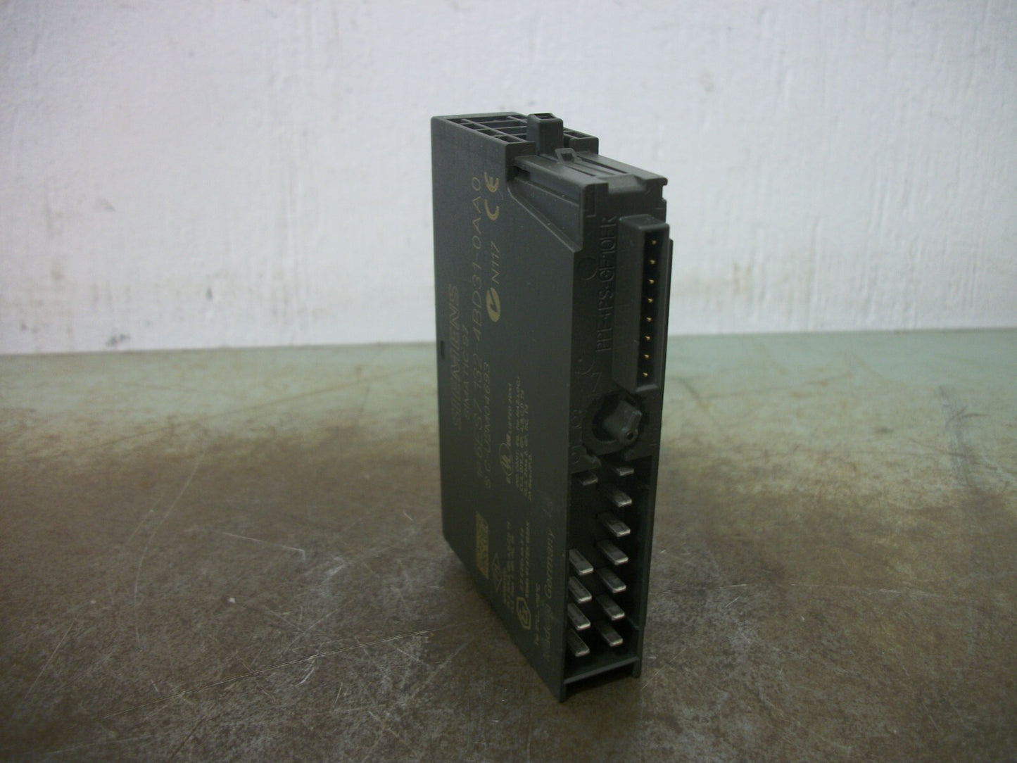 SIEMENS SIMATIC S7 4-POINT DIGITAL OUTPUT MODULE 6ES7 132-4BD31-0AA0