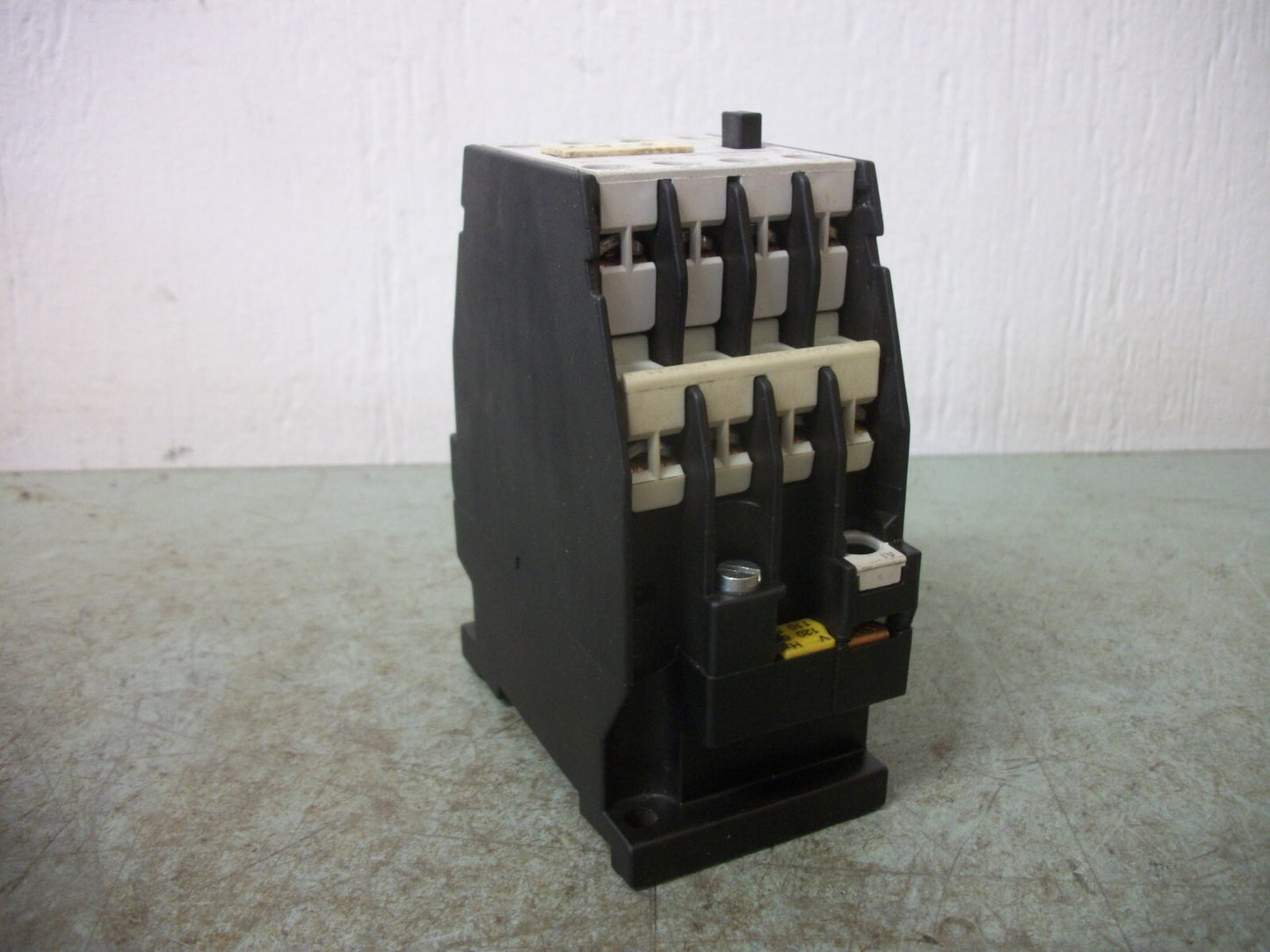 SIEMENS CONTACTOR 3TH4244-0A 16AMP 120VCOIL 3PH 690V 4KW