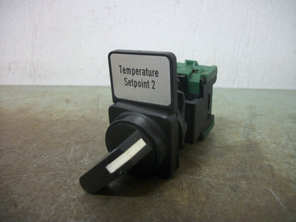 TELEMECANIQUE BLACK 2-POSITION MAINTAINED SELECTOR SWITCH DA 20