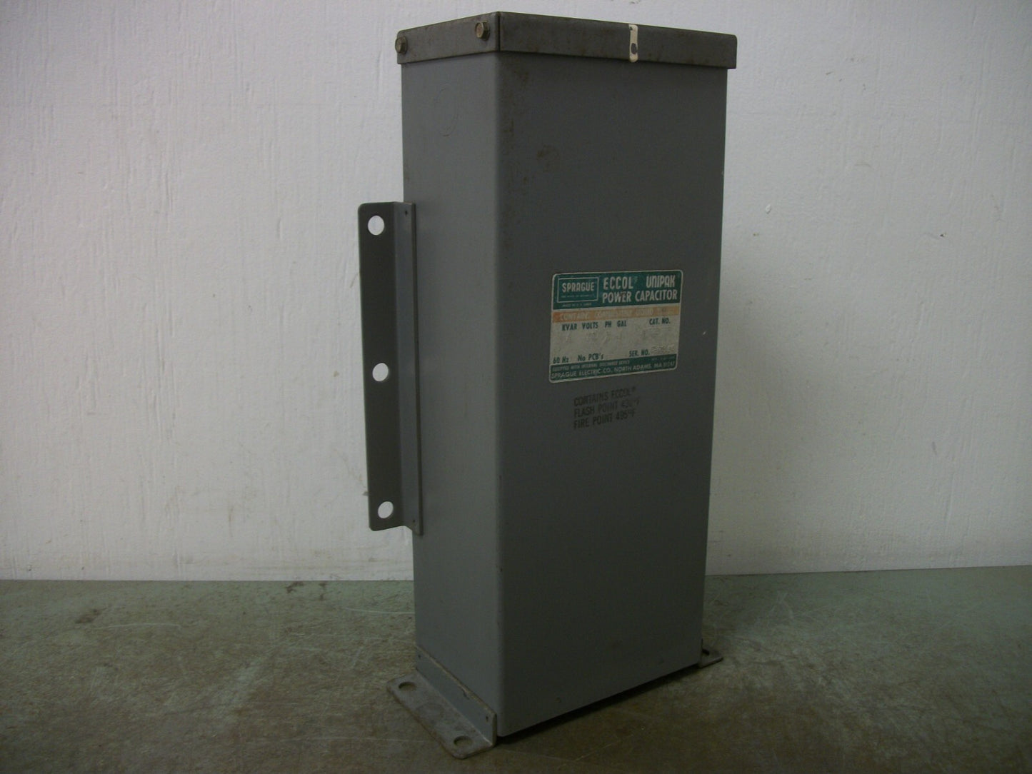 SPRAGUE ECCOL UNIPAK POWER CAPACITOR 443CEUFR3 4KVAR 480VOLT 3PH