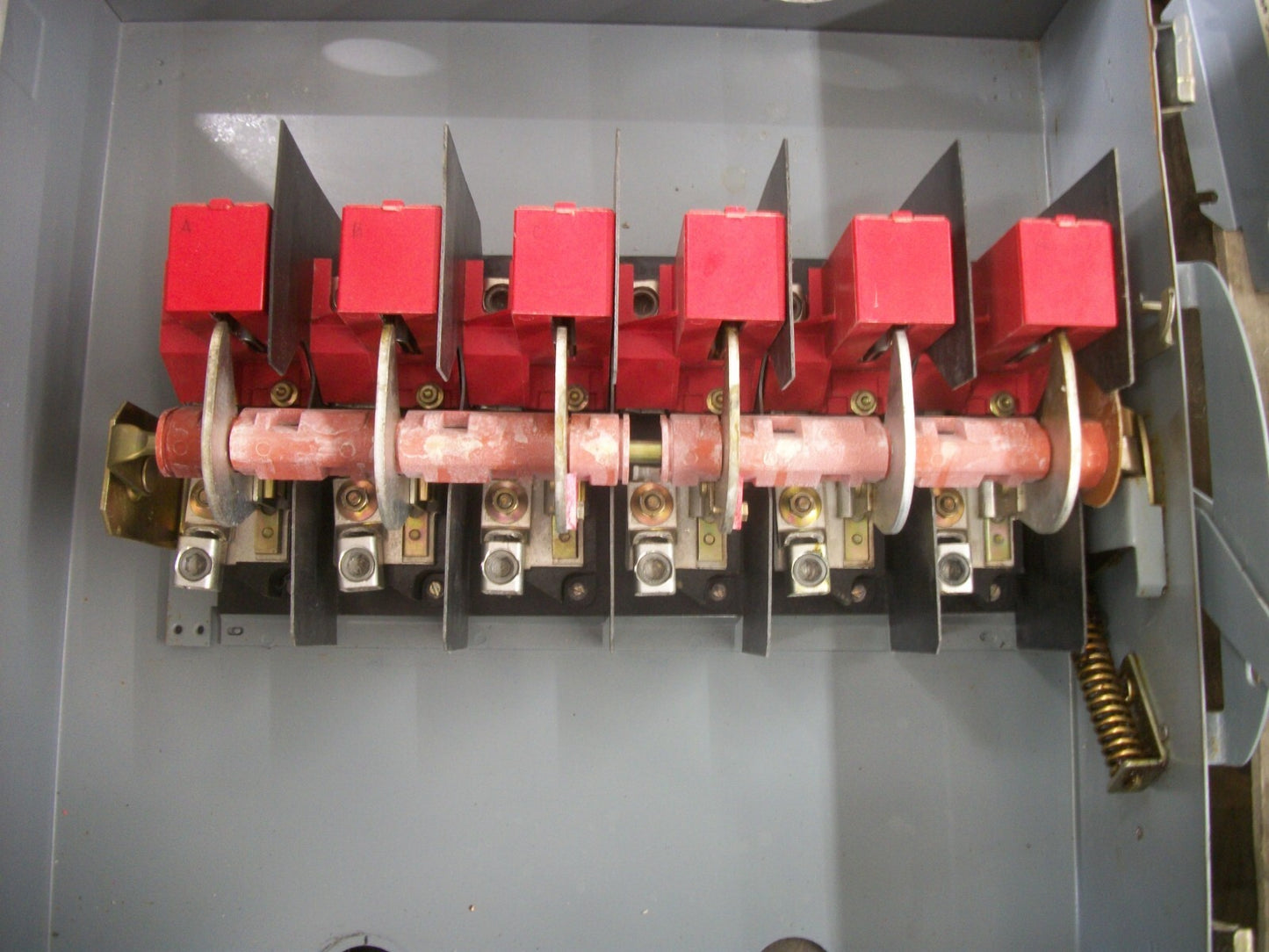 SQUARE D DISCONNECT TYPE 3R,12 HU664RWK 200AMP 600VOLT 6POLE NON-FUSIBLE