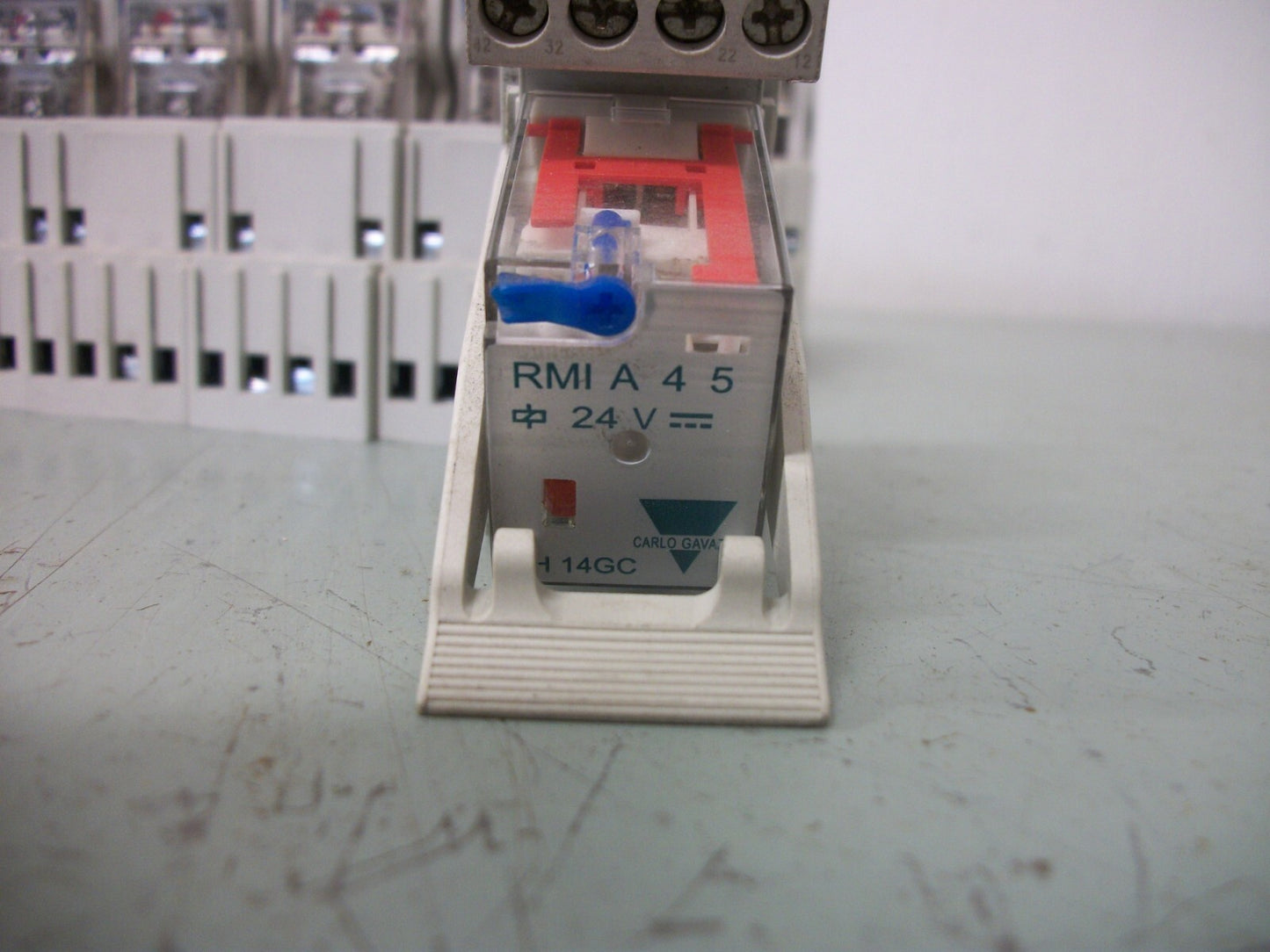 CARLO GAVAZZI LOT OF 14 H 14GC 4PDT RELAYS RMI A 4 5 24VDC