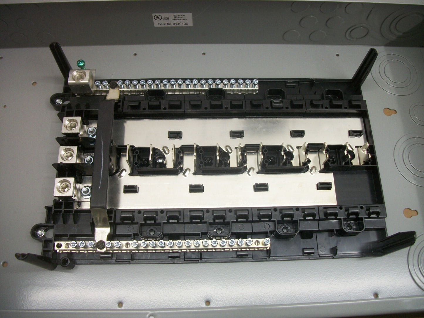 SIEMENS ES SERIES LOAD CENTER PANELBOARD S2442L3200 200AMP 240VOLT 3PH 3-4W NIB