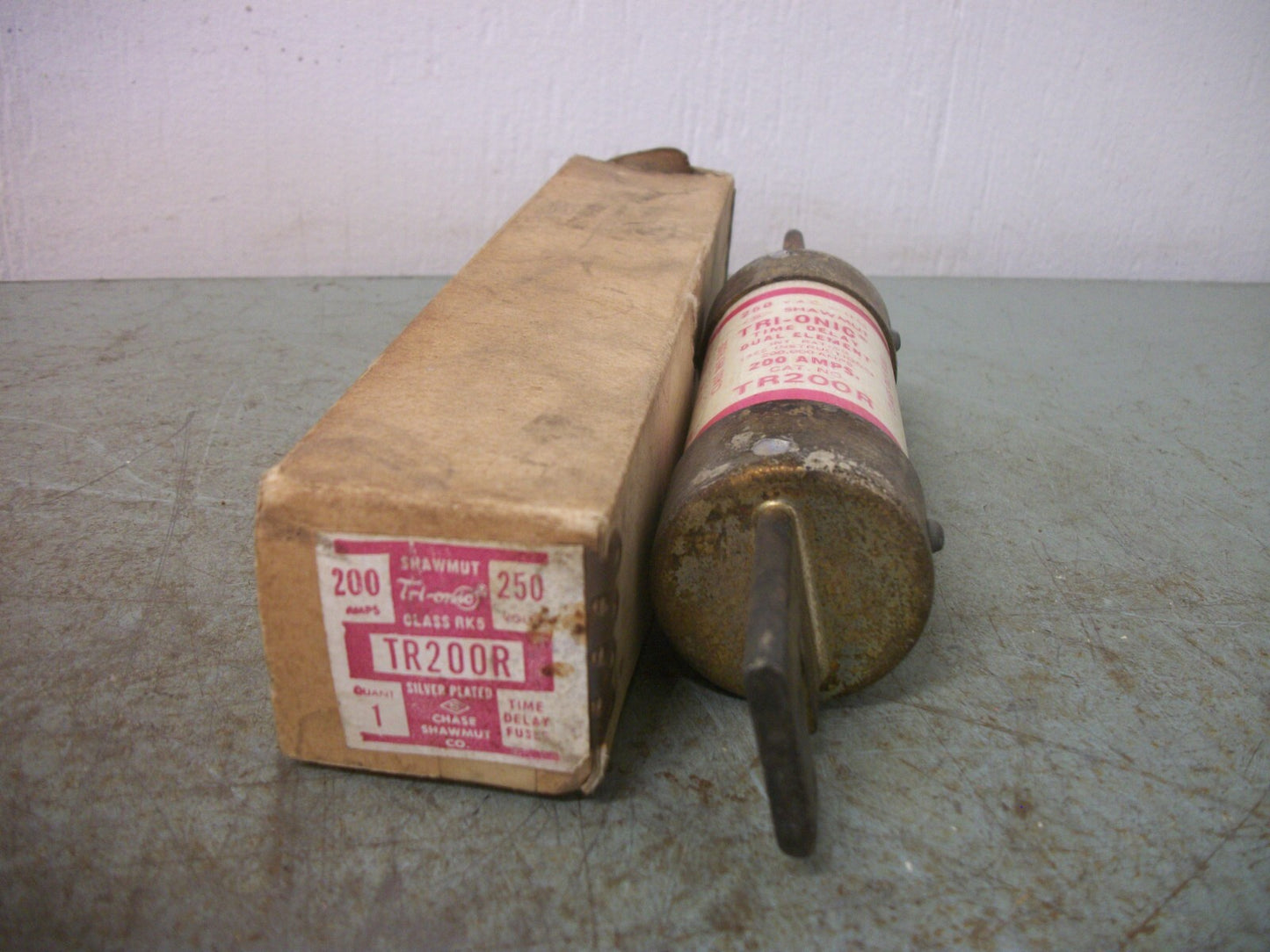 SHAWMUT TRI-ONIC FUSE TR200R 200AMP 250VOLT NIB