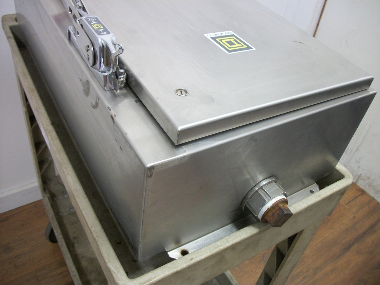 SQUARE D DISCONNECTOR/BREAKER SS ENCLOSURE ONLY TYPE 4,4X 30AMP 600VOLT