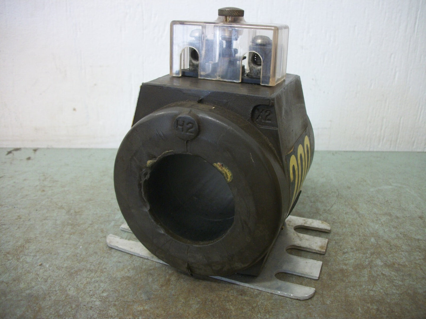 ASSOCIATED ENGINEERING HA 200:5A CURRENT TRANSFORMER 678-2 10KV