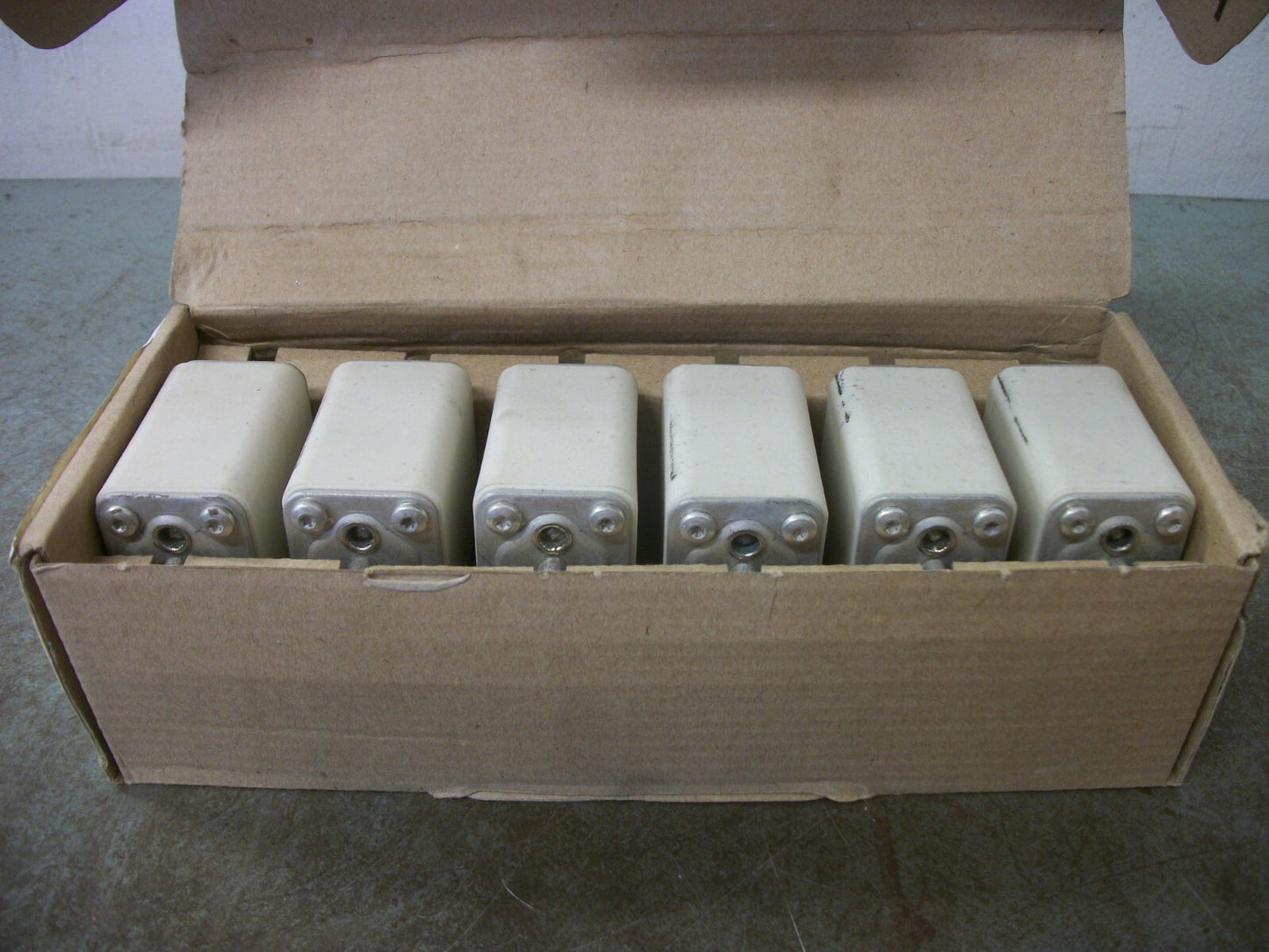 BUSSMANN BOX OF 6 HIGH SPEED FUSES 170E5831 35AMP 660VOLT NIB