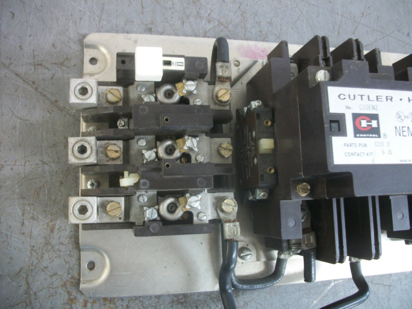 CUTLER-HAMMER SIZE 3 REV MOTOR STARTER C10EN2 90AMP 480VCOIL 1PH 230VOLT 15HP