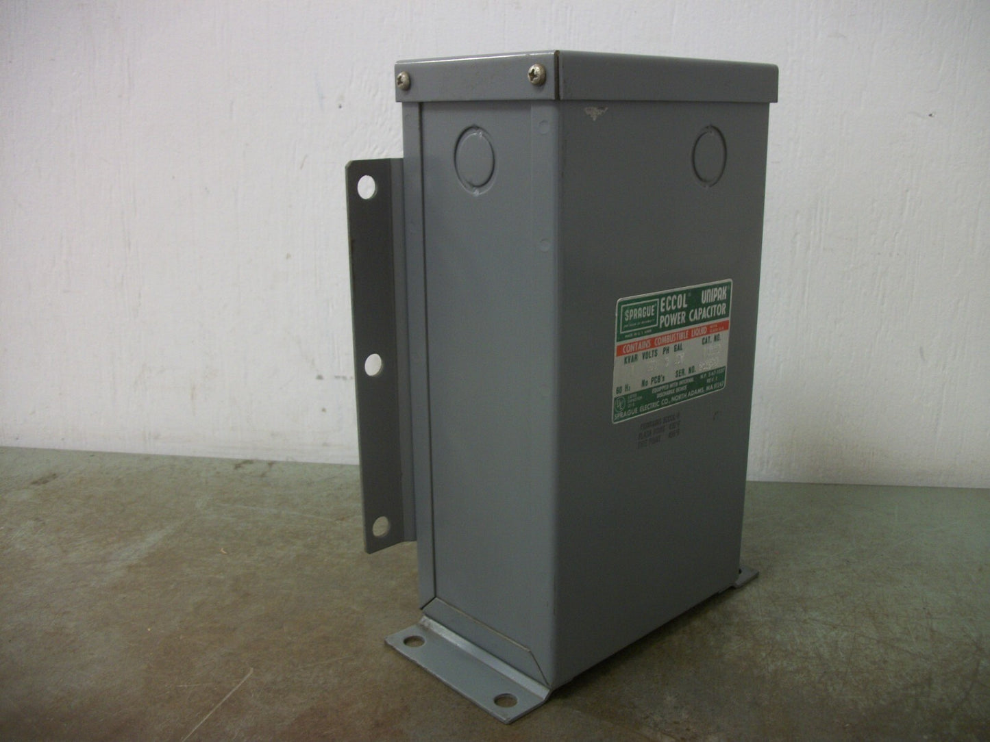 SPRAGUE ECCOL UNIPAK POWER CAPACITOR 143CEU 1KVAR 480VOLT 3PH NOB