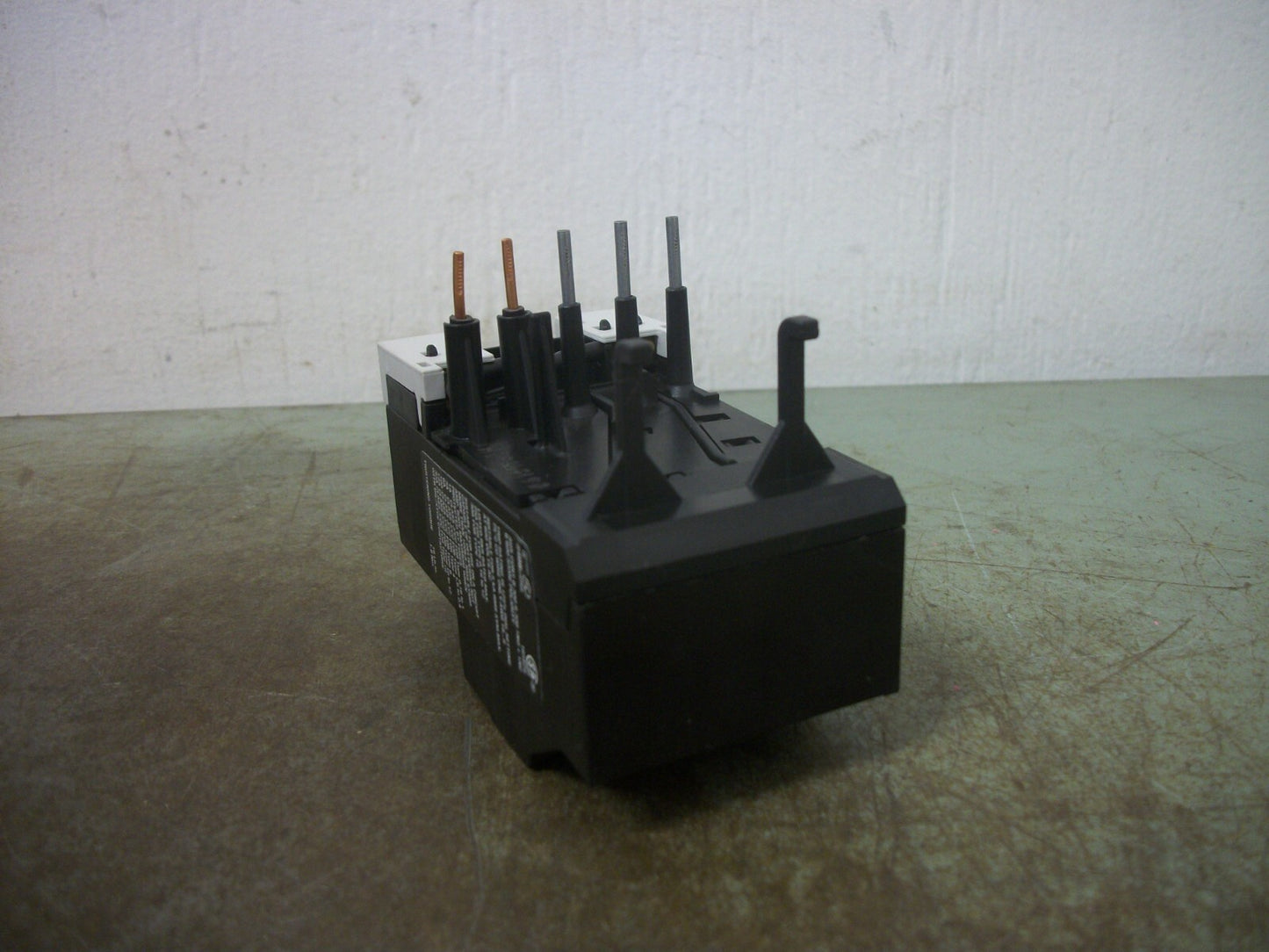 CUTLER-HAMMER ZB12-2,4 THERMAL OVERLOAD RELAY XTOB2P4BC1 1.6-2.4AMP