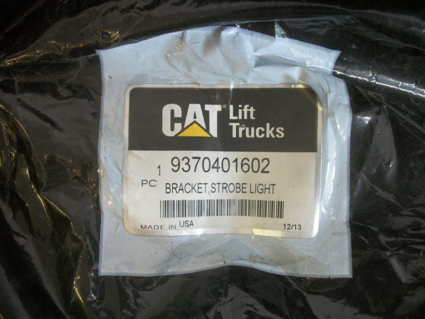 CAT STROBE LIGHT BRACKET 9370401602 NEW