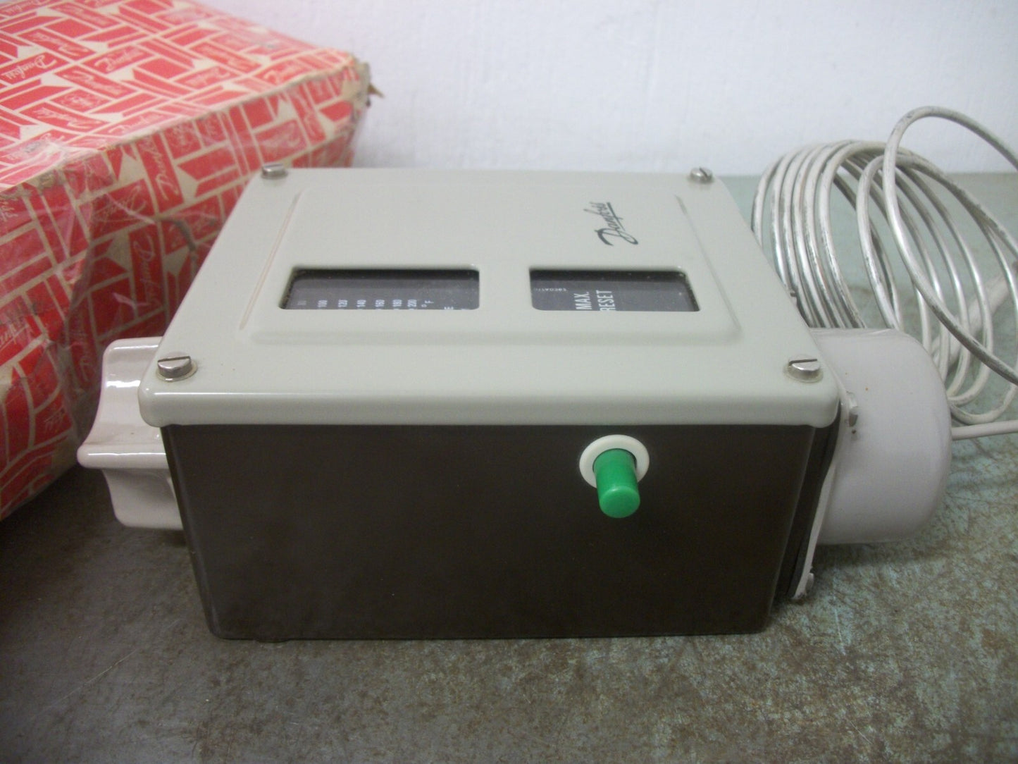 DANFOSS TEMPERATURE THERMOSTAT SWITCH RT101 25-90 DEG C NIB