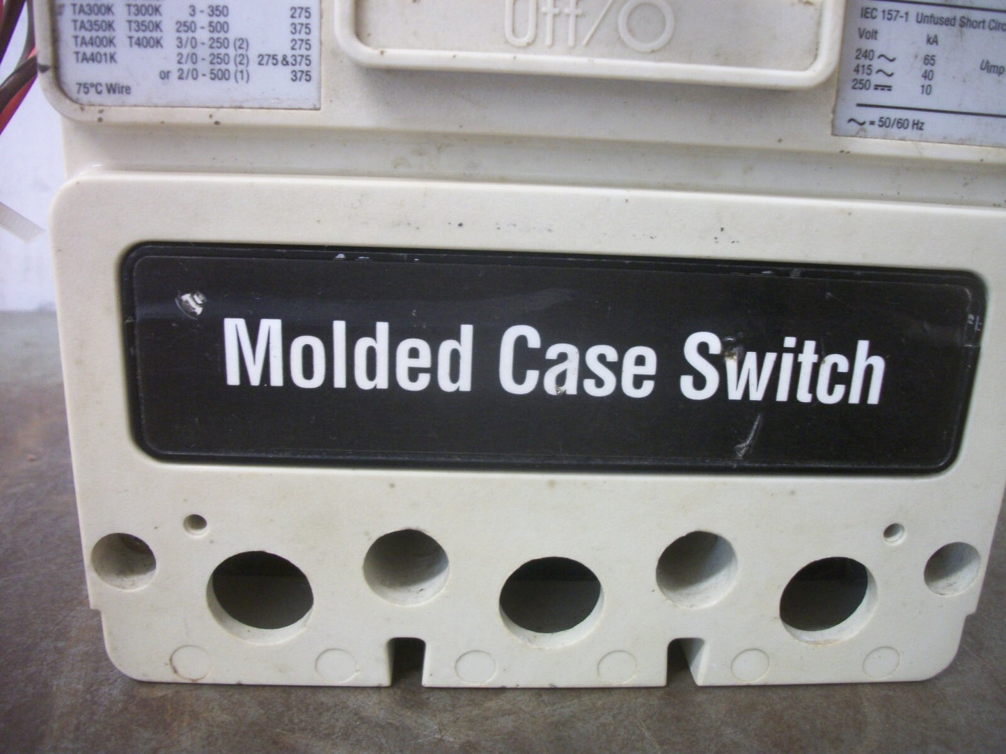 CUTLER-HAMMER KD-K MOLDED CASE SWITCH KD3400KA06U18Z02 400A 600V 3P W/ UV & AUX