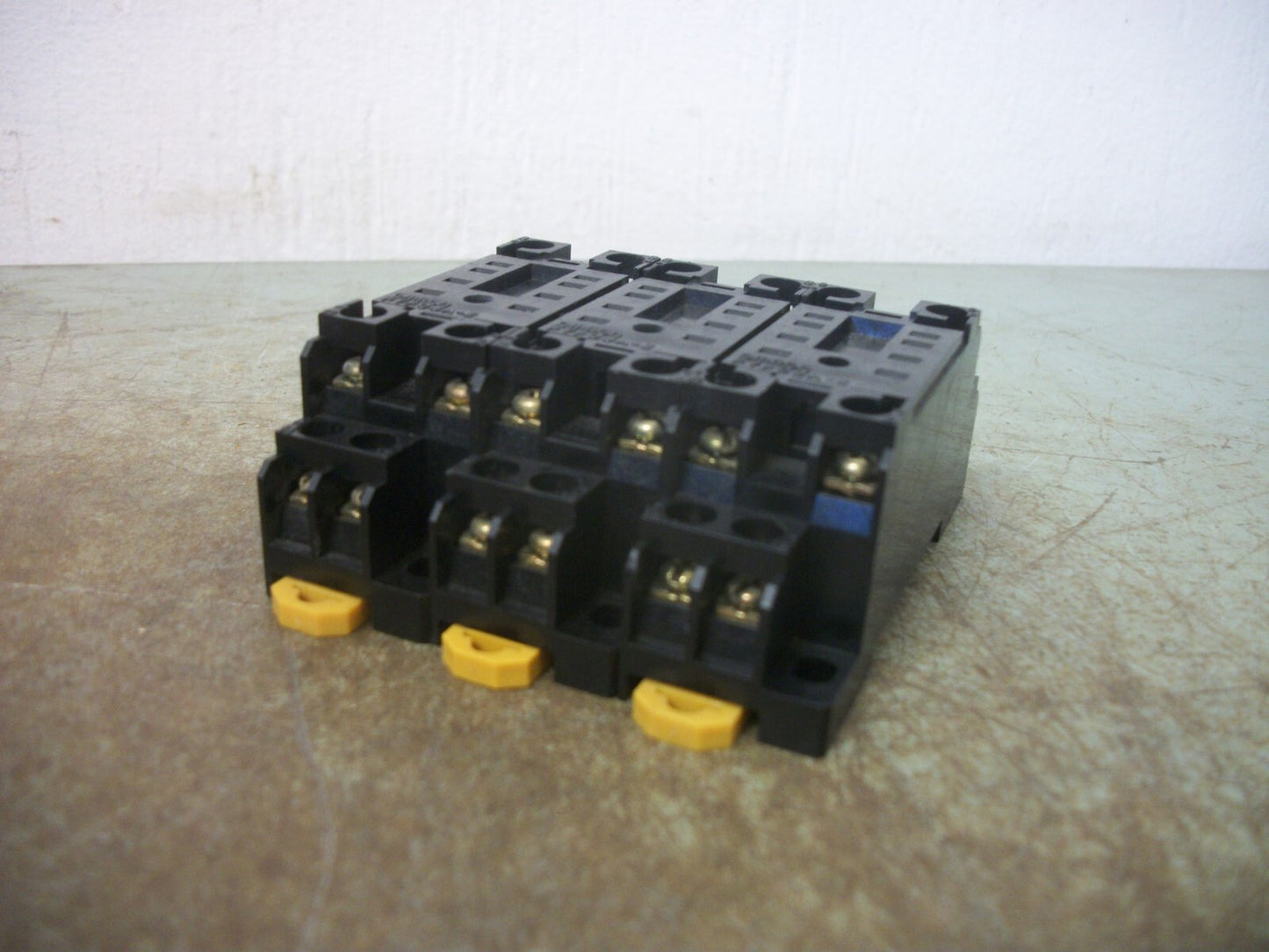OMRON LOT OF 3 8-PIN RELAY SOCKET BASES PYF08A-E 7AMP 250VOLT