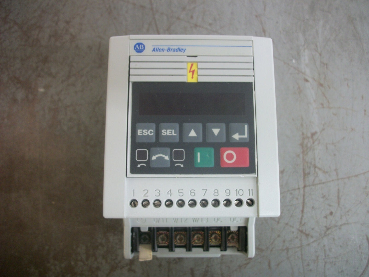 ALLEN-BRADLEY 1HP ANALOG S.F. MOTOR SPEED CONTROLLER 160-BA03NSF1 460V 2.3A 3PH