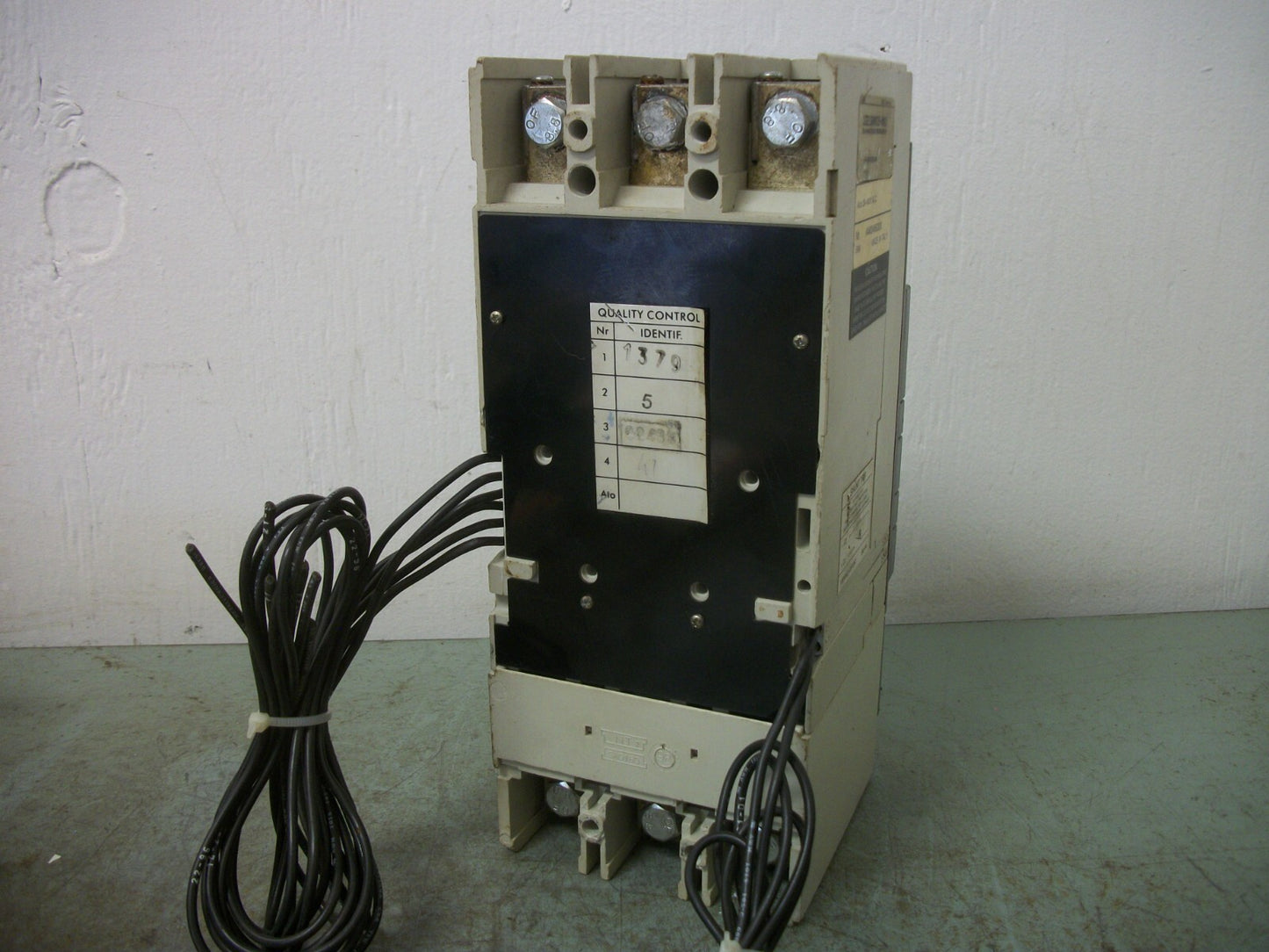 ABB SACE S4 S4H CIRCUIT BREAKER 122160023-002 250AMP 600VOLT 3POLE W/SHUNT+AUX